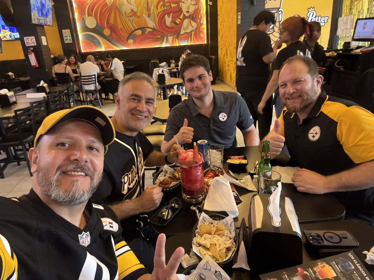 W_TALLICA_'s tweet photo. Viendo el superbowl y apoyando a Steelers siempre!!! #FoximpactoNFL https://t.co/hsFL0mo6x0
