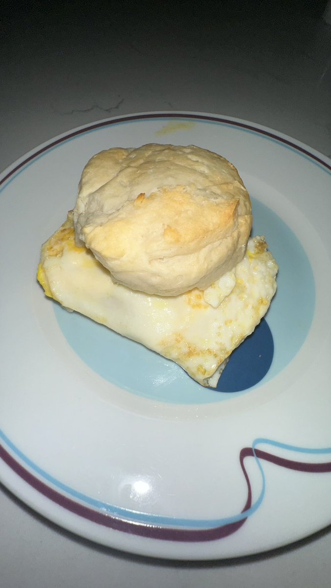 WeslacoShoping's tweet image. From this to this … 
#food #foodie #biscuts #egg #sandwich #Breakfast #rgv #cooking #rgv956 #956rgv