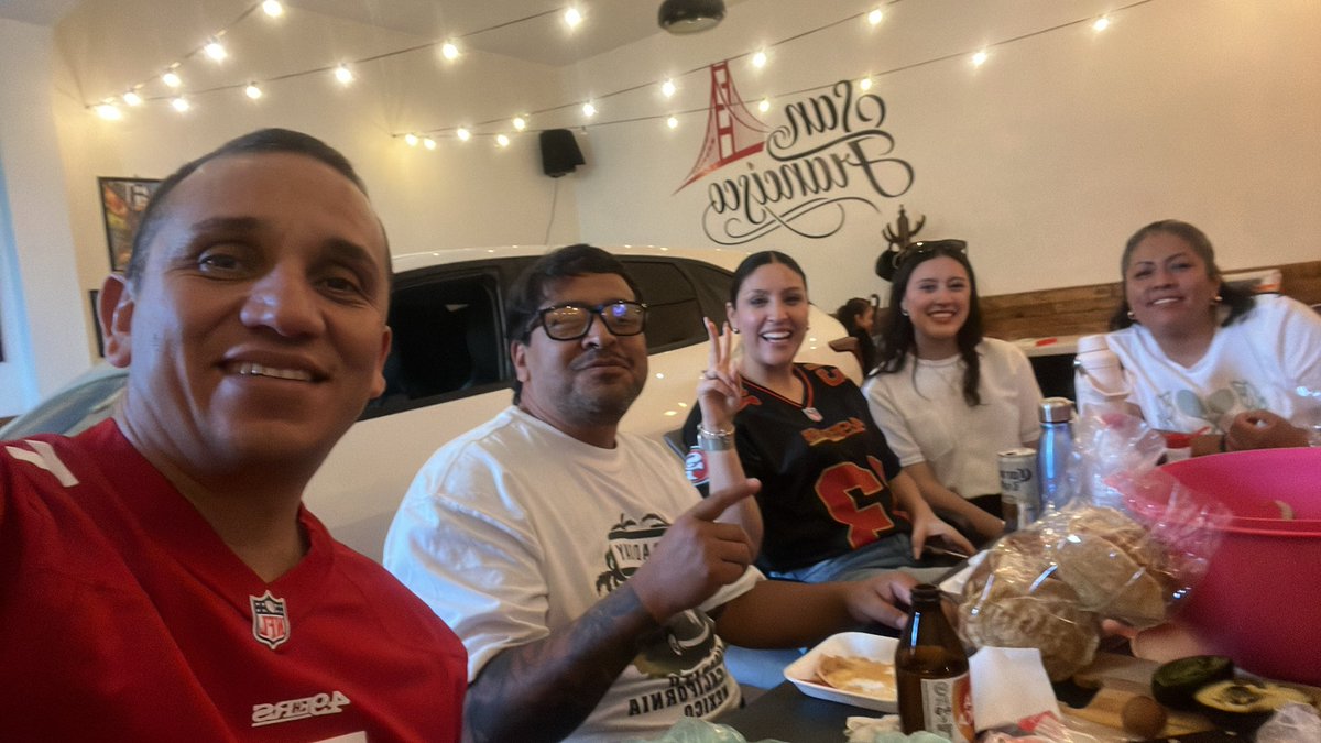 TodoMenosLoco's tweet photo. #SBInolvidable saludos desde Guanajuato https://t.co/Vp5KxrZN7r