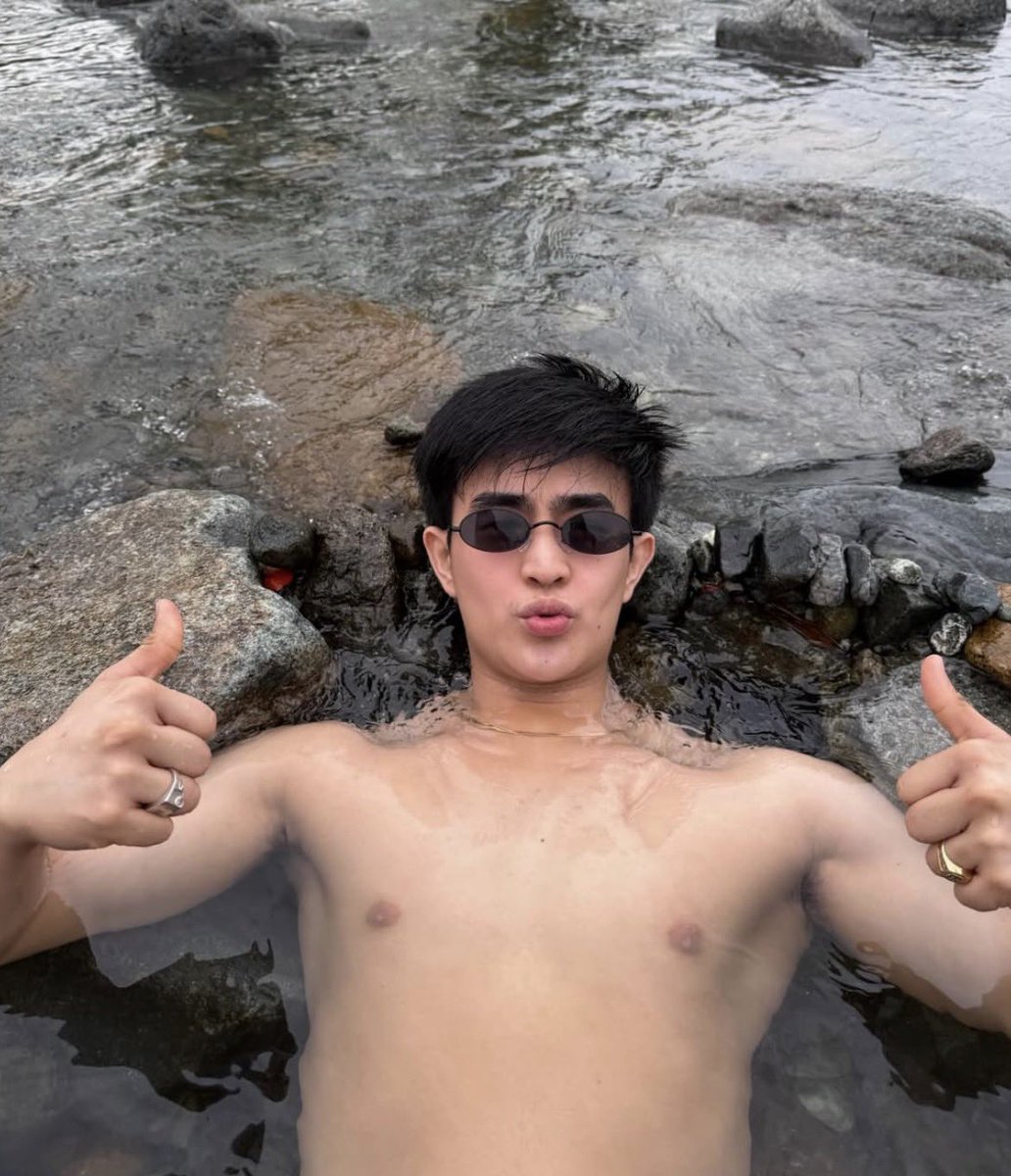 dailyhotdudes's tweet image. Chester Chua
💪