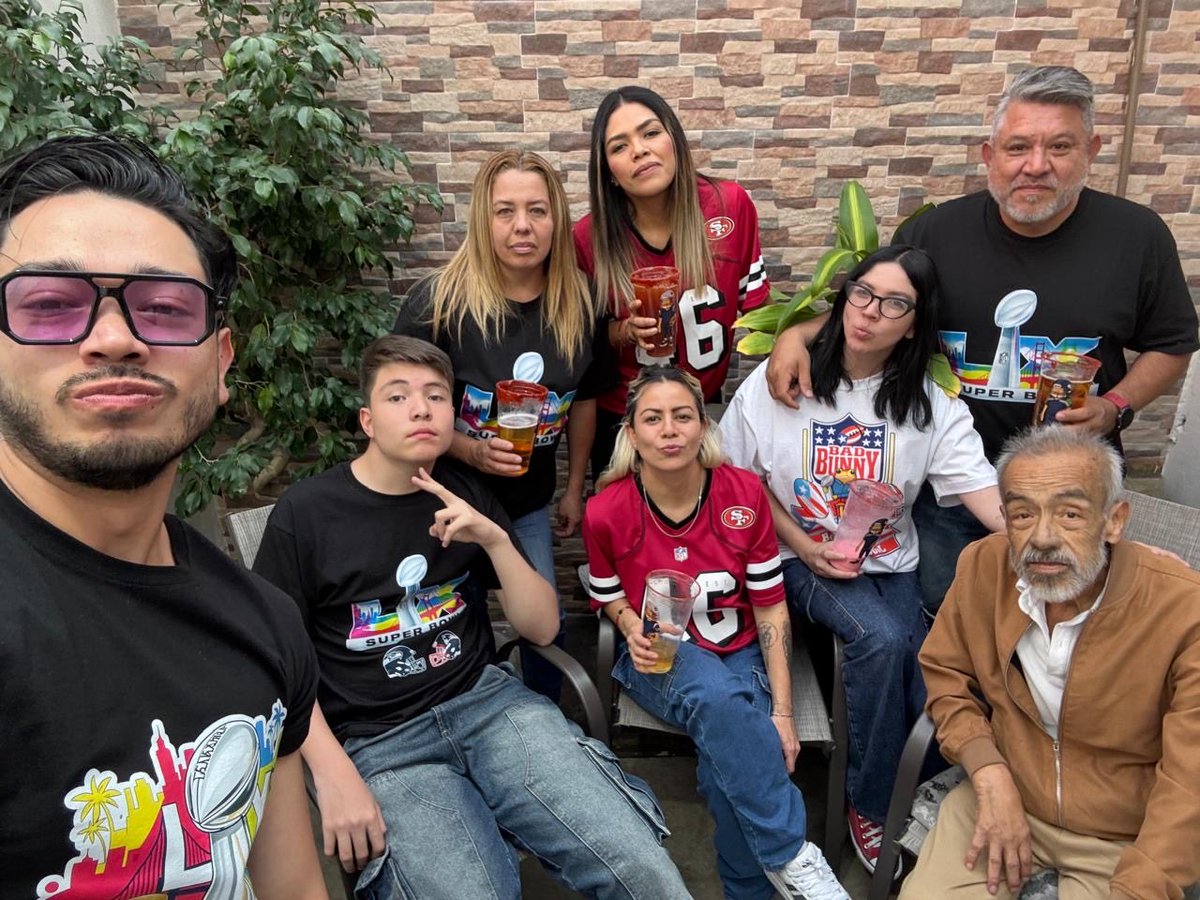 17Wera's tweet photo. #LXsuperbowl @FOXSportsMX https://t.co/vhBOMKemhb