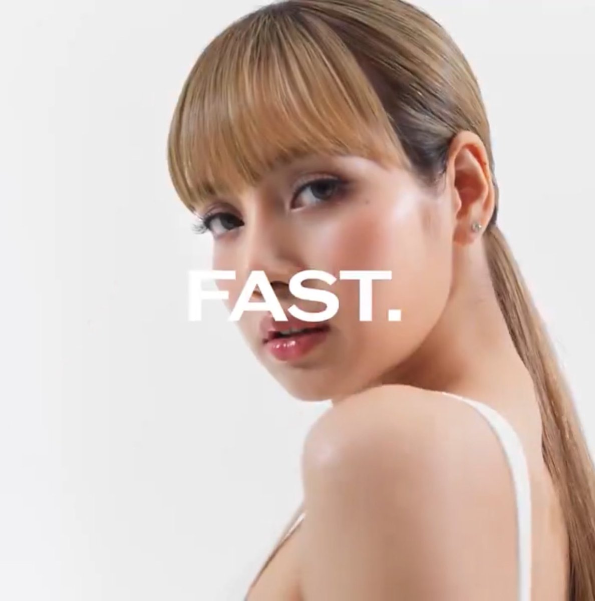 _inmusic_'s tweet photo. LISA for Shiseido. https://t.co/DdWcVJc1Gq