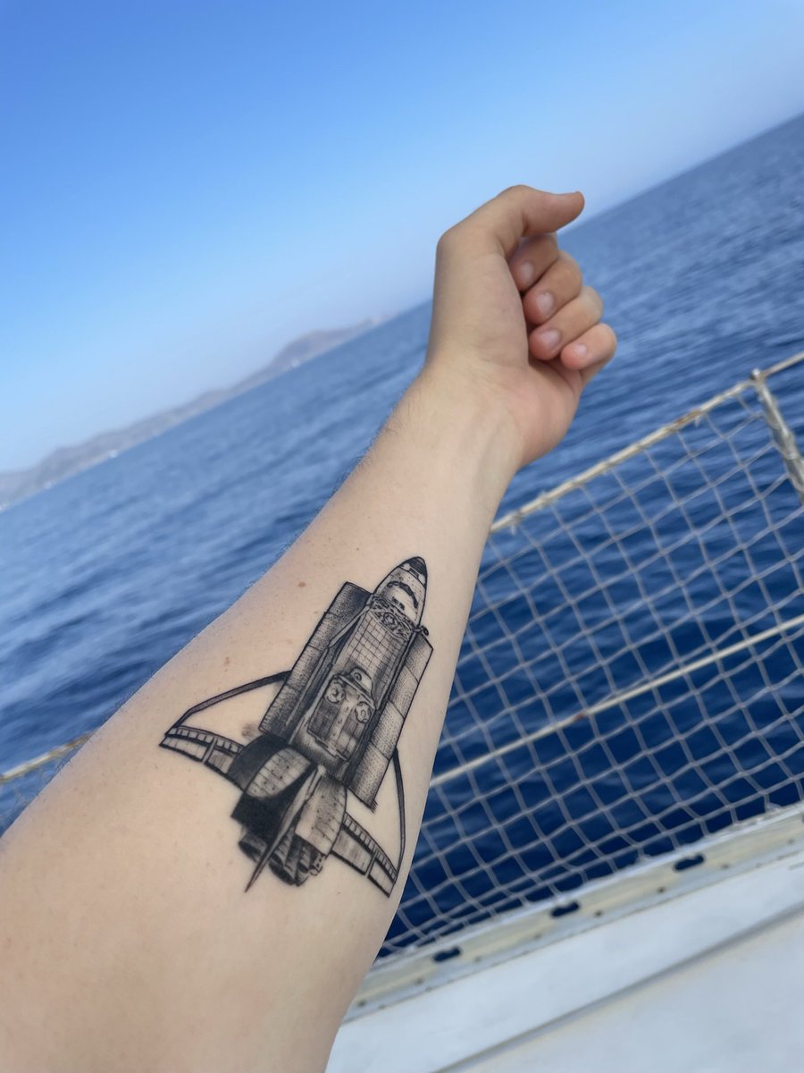 The Cupola turned 16 years old 🥹
It’s also the STS-130 mission, carried by Endeavour, that I chose for my tattoo. You can see the covered Cupola module and Tranquility (Node 3) in the payload bay !