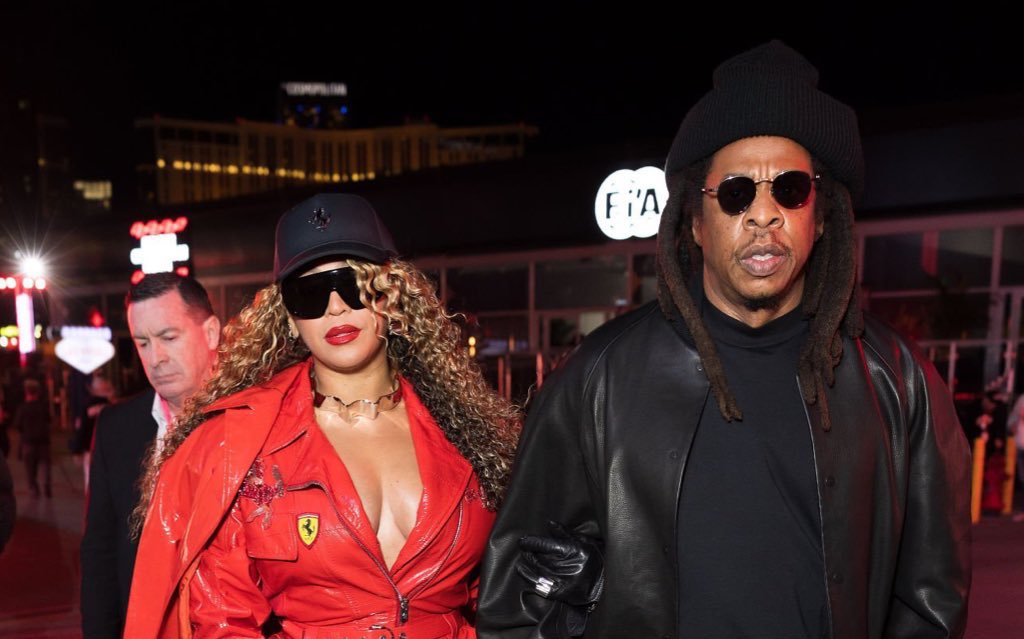 PopRhyme's tweet image. she told him to take off that lace front and he hasn’t shown scalp since 😭😭