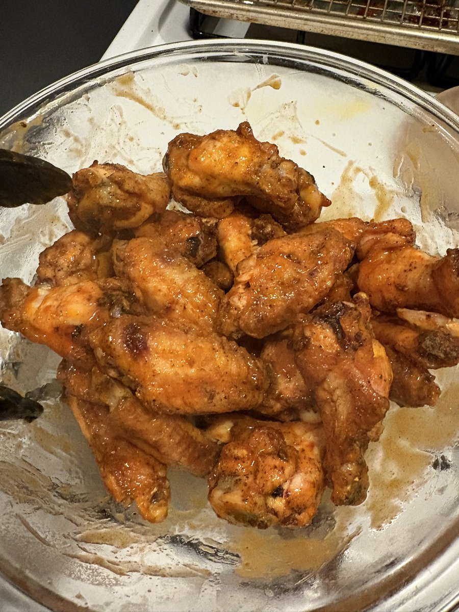 2lbs of Bell &amp; Evan’s party wings hates to see me coming