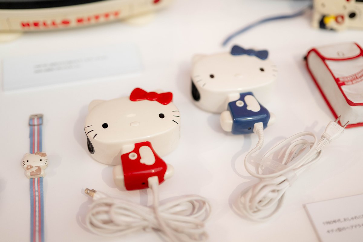 ハローキティ展 名古屋 ＼ 1980年代に販売された ハローキティの形を