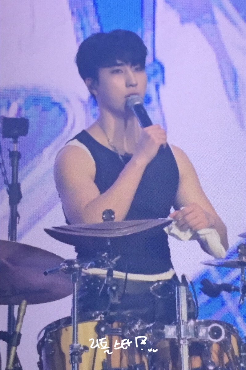 260208 O! NEW E!volution V

눈감아도 보이는 그 기억은 지울 수가 없어
#ONEWE #원위 #Harin #하린 #짱구눈썹 #동네오빠 #짱구오빠 #짱구다큰버전<a href="/official_ONEWE/">원위 (ONEWE)</a>