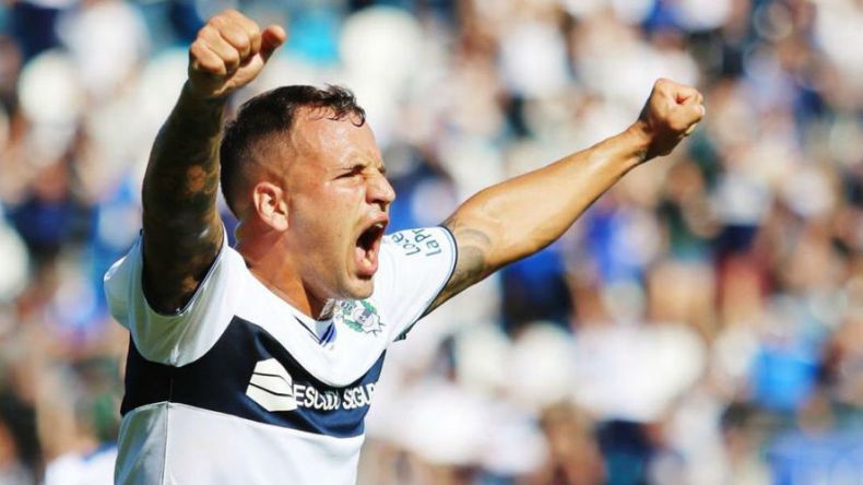 Lo venimos contando al aire de la Fm 88.5. 

👉Franco Mussis era el jugador con pasado en primera división que llegaría a Villa San Carlos. 

💙Asi fue, el ex #GELP #CGE se suma a la llegada de Rodrigo Salinas.