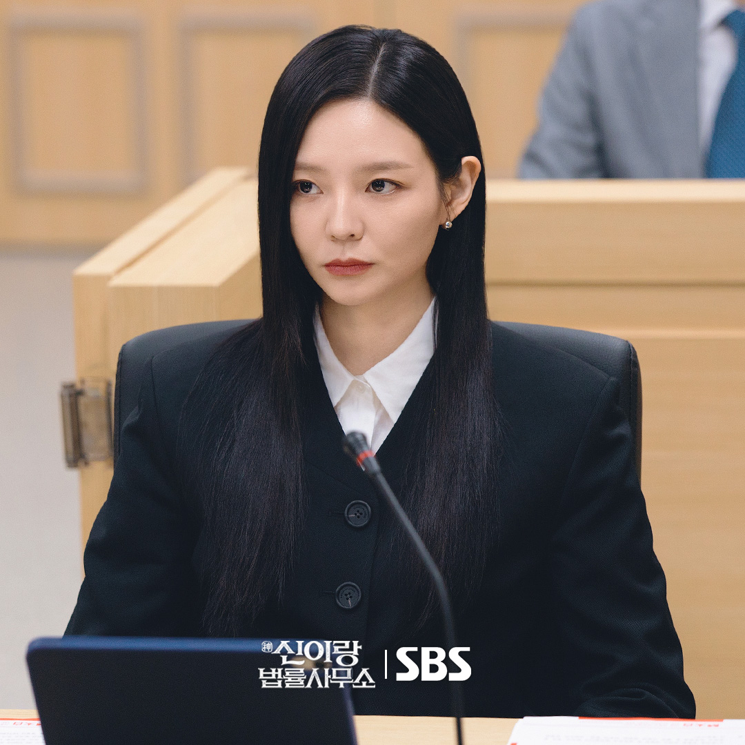 SBSNOW's tweet photo. 승률 100%! 에이스 변호사 한나현⚖️
이솜이 말아주는 카리스마 변호사 어떤데♥️

SBS 새 금토드라마 <신이랑 법률사무소>
☞ 3월 13일 [금] 밤 9시 50분 첫 방송

#SBS새금토드라마 #신이랑법률사무소
#PhantomLawyer #신들린판결쇼
#한풀이 #법정물 #어드벤처
#신이랑법률사무소스틸 #스틸
#유연석 #이솜