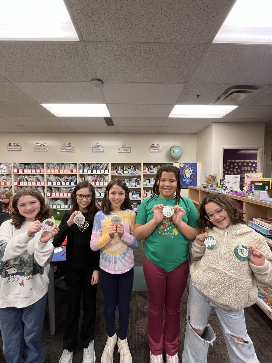 Salad day at Granby! 5th graders made promo pins for this special day! <a href="/GranbyGators/">Granby Gators</a> <a href="/GranbyGarden/">GranbyGarden</a>