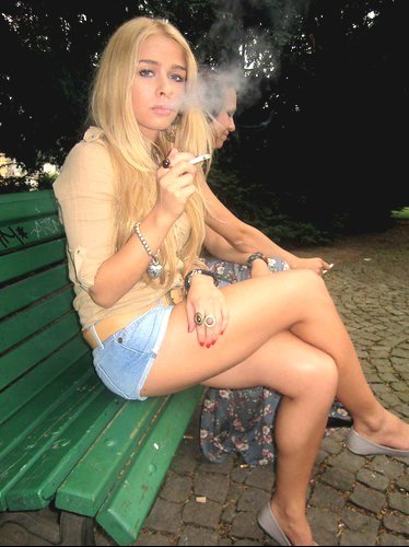 My smoking whores (Mis putas fumadoras) (@caralnocis72) on Twitter photo 