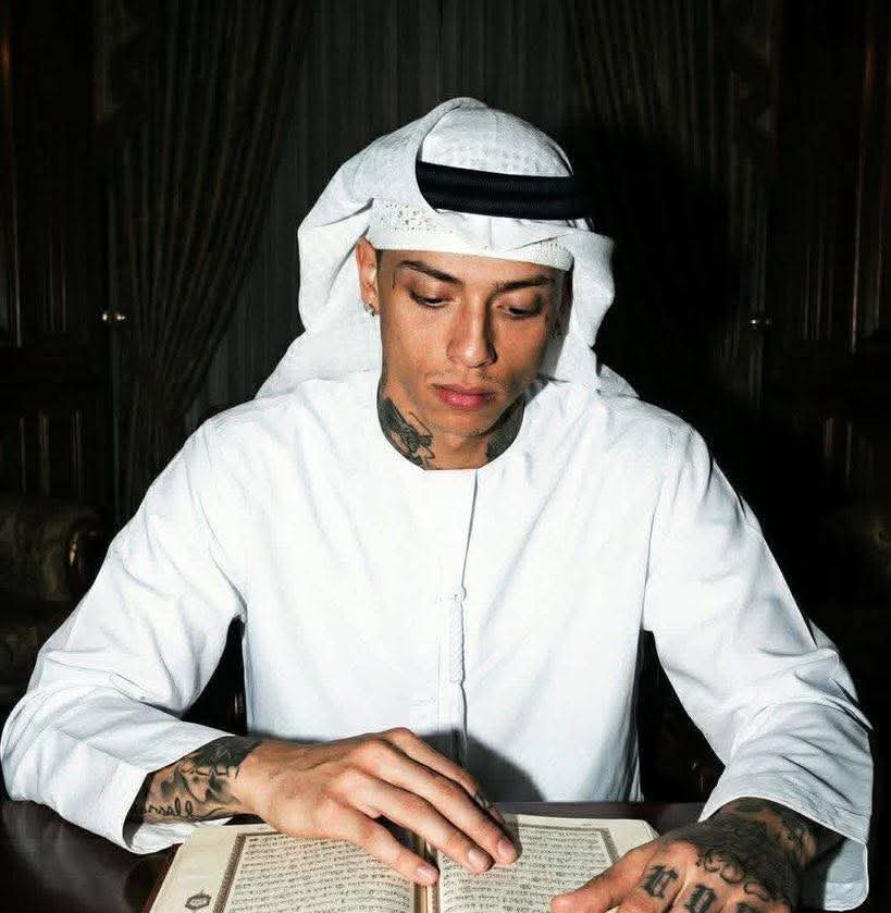 الفنان المشهور عالمياً #سنترال_سي يعتنق الاسلام