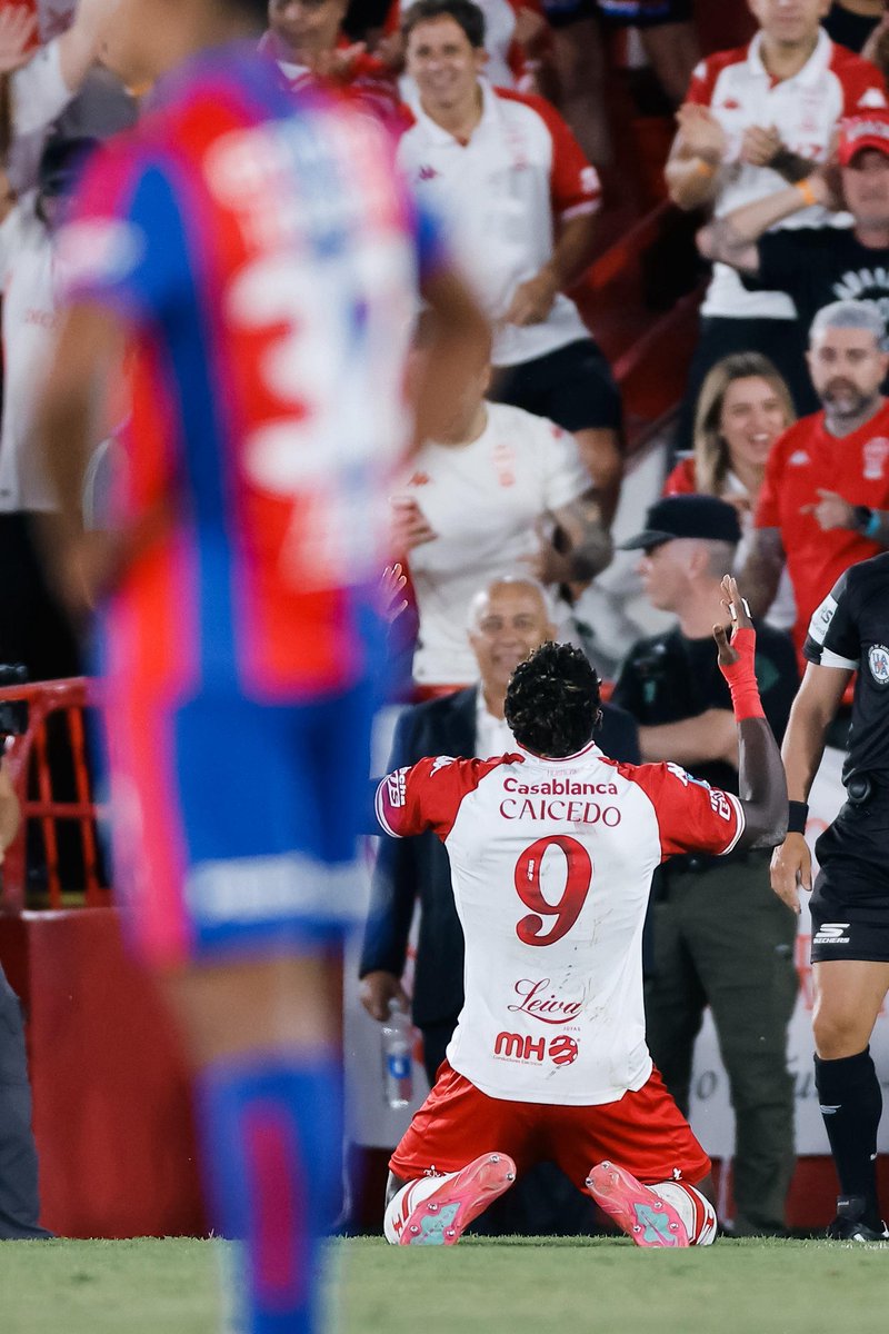 CAHuracan's tweet image. Caicedo 1:0 🙏🏼

"El séptimo dia bajará de los cielos para castigar a los desterrados; a aquellos que vendieron sus tierras a mercaderes y peregrinaron a tierras ruines e inhóspitas".

Amén.