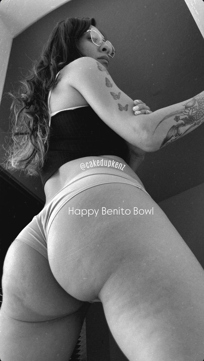 #SuperBowl Sunday. Happy #BenitoBowl everyone! 🇵🇷