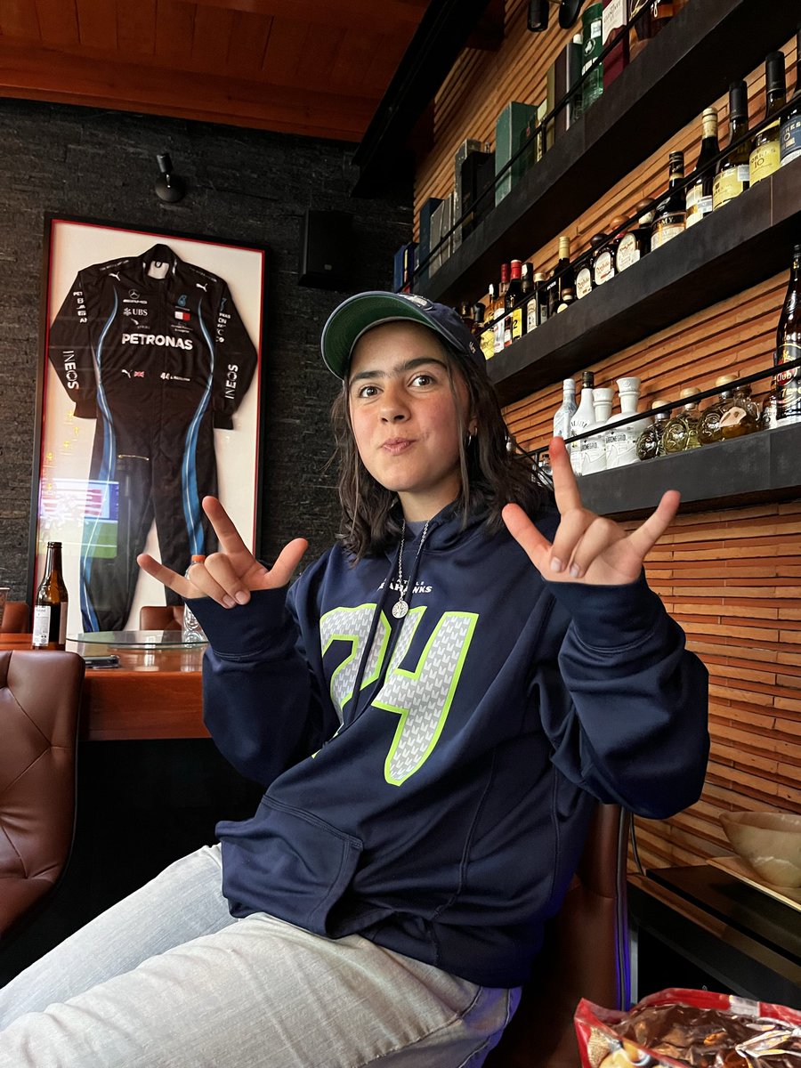 _aleecastillo's tweet photo. #FOXImpactoNFL
VAMOS SEAHAWKS!!! https://t.co/BukzrKpcqM