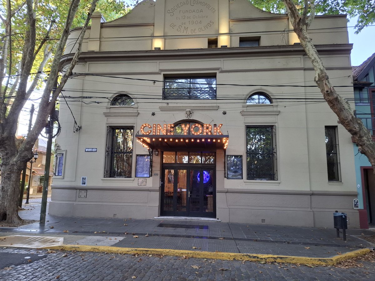 Cine York, en Olivos, partido de  Vicente Lopez construido en 1904.