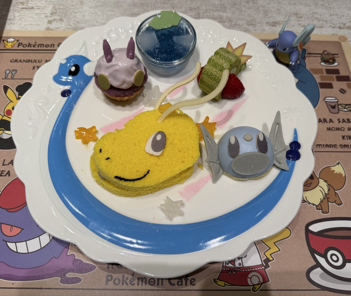久しぶりのポケモンカフェ☕️🍰
ハンバーガー結構ボリュームありました！