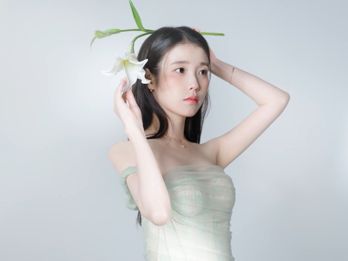 wlrmaeun's tweet photo. 봄의 요정님...🍀💚

https://t.co/IU5ahIPl6M #아이유 https://t.co/Xt8Q1HxQTC