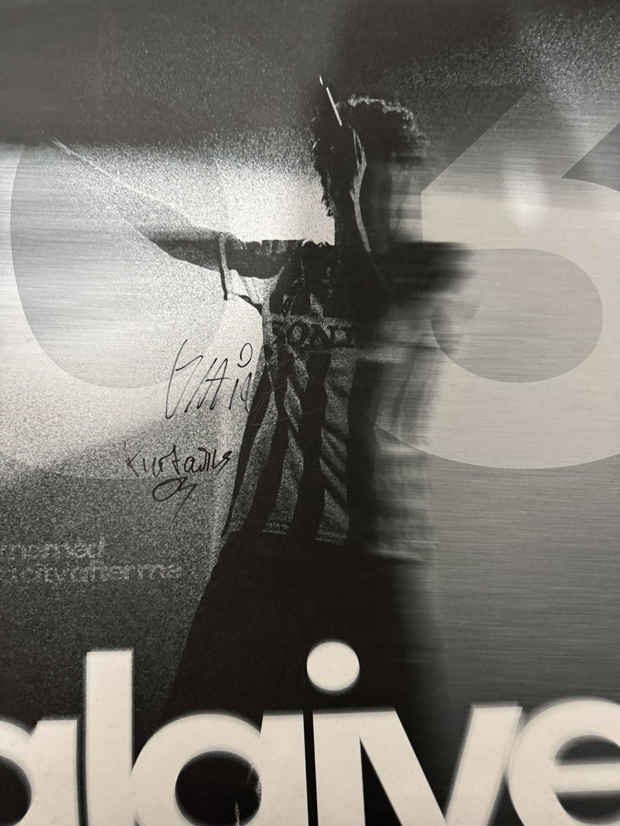 xGhastlyy's tweet photo. Poster I designed signed by glaive and kurtains thank u so much yall mean the world to me @glaiv4 @kurtains https://t.co/hwLxOAtaf9