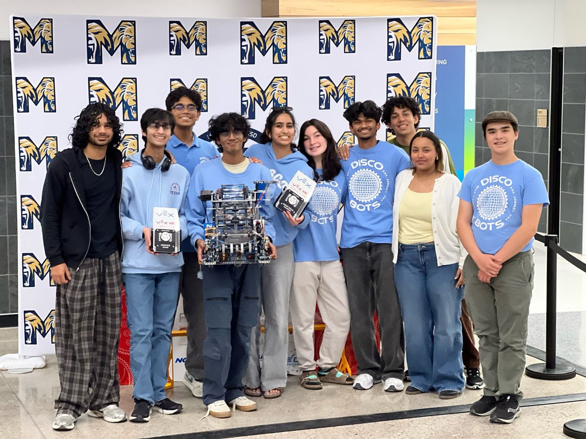 DiscoBots tweet media