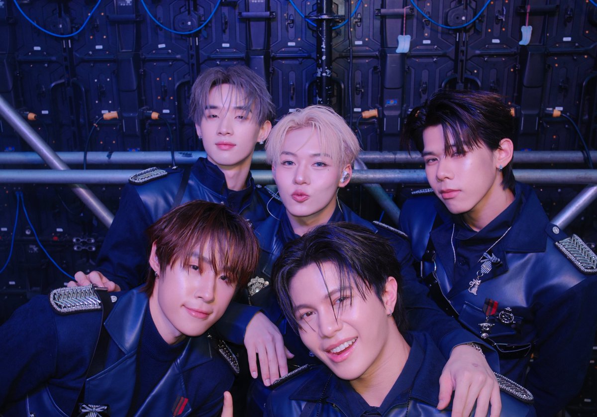 ซัล tweet media