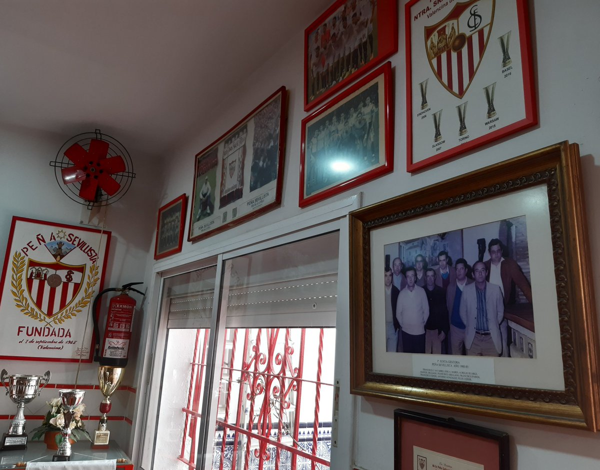 ❤️🤍❤️ Vive y siente tu sevillismo en tu pueblo, en tu peña...
La tertulia con los amigos, la partida de dominó, la previa del partido, el desayuno en familia... ¡¡Os esperamos!!

#SevillismoEnValencina #LaPreviaEnTuPeña