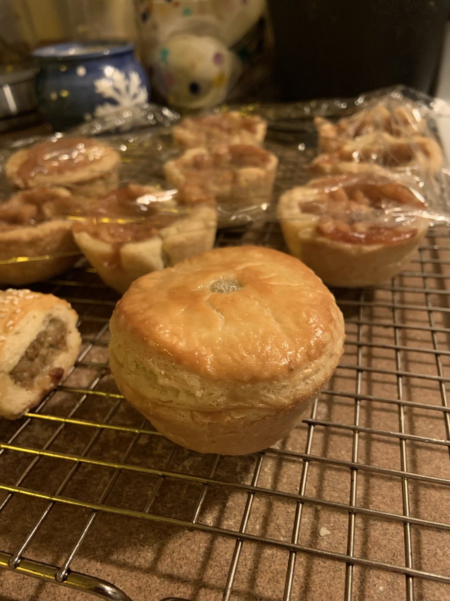 Made some sausage rolls today. Had some leftover pastry and filling. So I made a wee little sausage pie!  Isn’t it darling?!?!