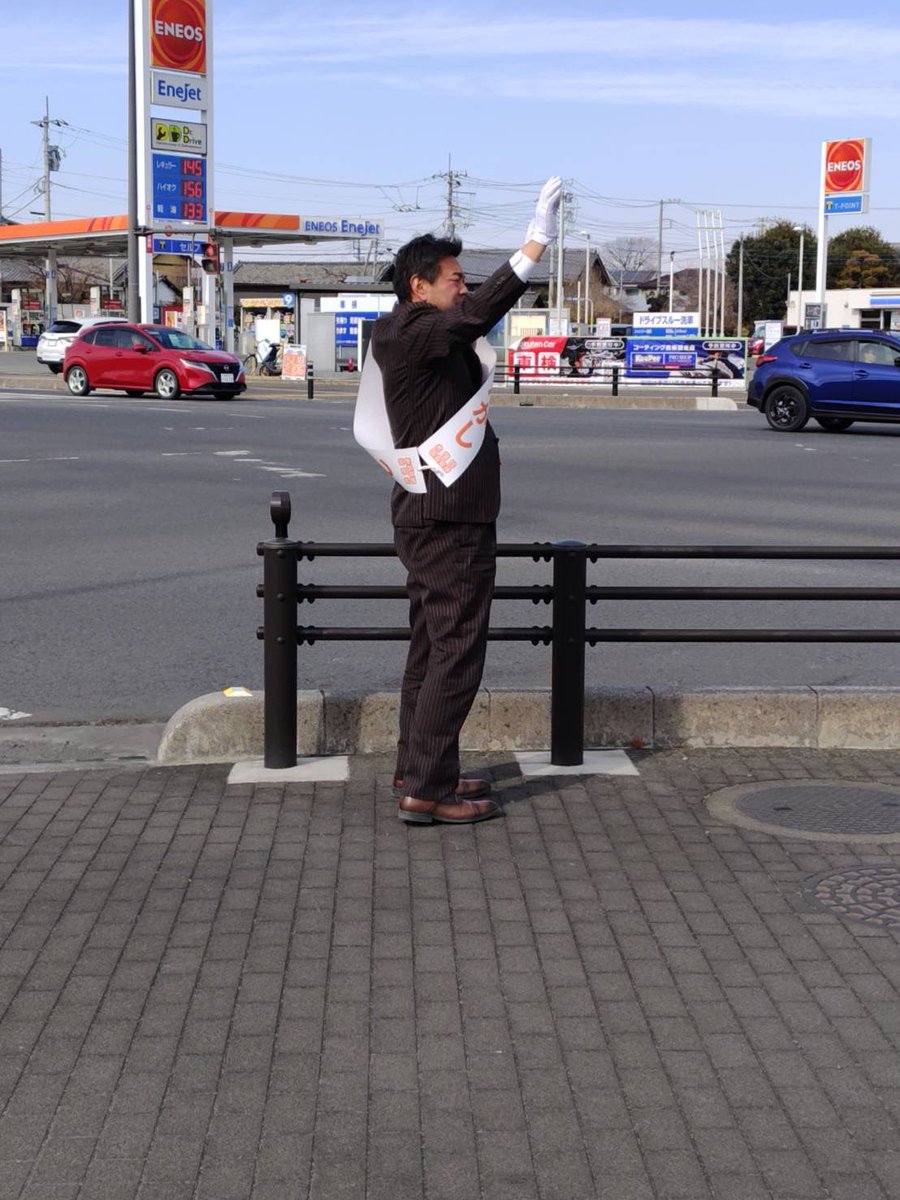 kaisanseito's tweet photo. このたびの選挙では、皆さまから沢山の大きなお支えをいただきながらも、悔しい結果になりました。

広い広い埼玉11区を12日間走りまわり、ご声援や励ましも多くの方からいただきました事。

そして、これまで共に戦ってくださったチーム11区党員の皆さま、地域の皆さま、支えてくださったすべての方に、心より深く感謝申し上げます。

事前準備ほぼ無し、右も左も分からずの戦いで、皆さんのご期待に沿えるような成果は得られなかっとかもしれませんが、16,744票という投票をいただいた重みは決して忘れません。

今後も日本の未来、地域の未来、子どもたちの未来のために、まっすぐに一生懸命頑張って参ります。

本当にありがとうございました。