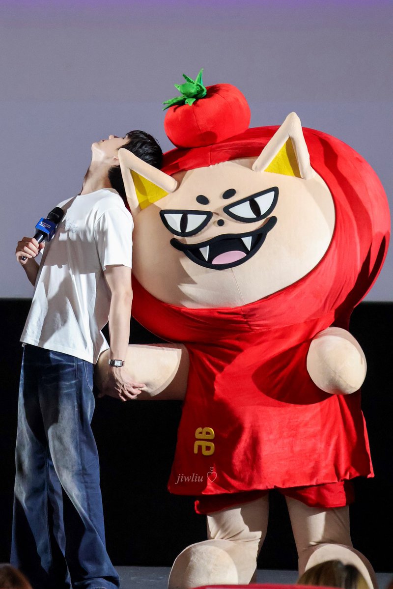 คอมฟอดโซนตุวจิ๋วของพ่อบุ๊ค 🦊🍅👶🏻🌈

FORCEBOOKMAFOX X HR 
#SFxForceBookTomafox
#TOMAFOX #kasibook