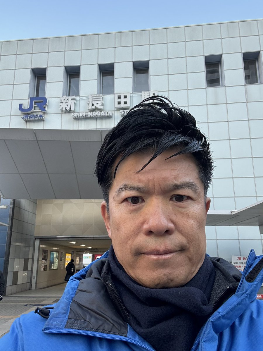 jirowp's tweet photo. 【心からのお詫びと御礼】

投開票翌朝、いつもの駅立ちは、いつもと違う2駅はしご、新長田駅と兵庫駅にて。
心からの御礼とお詫びの気持ちを込める中、沢山の温か過ぎるお声がけをいただき、その想いに涙が溢れてしまいました。
本当に申し訳ございませんでした。

#兵庫2区　#衆院選　#ふなかわ治郎 https://t.co/qPnjuXY7vn