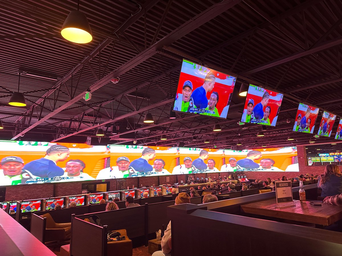 hay un partido en medio del concierto de bad bunny