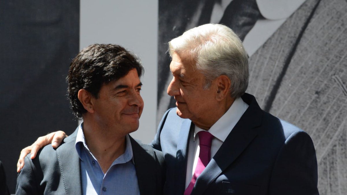 lopezdoriga's tweet photo. El traidor de Palacio, Jesús Ramírez Cuevas, empleó durante el sexenio de López Obrador un decreto presidencial como instrumento de operación política.  

Aquí los detalles del libro 'Ni venganza ni perdón'.

Vía @proceso https://t.co/kmP0Ony45n https://t.co/S9LdtEaIcj