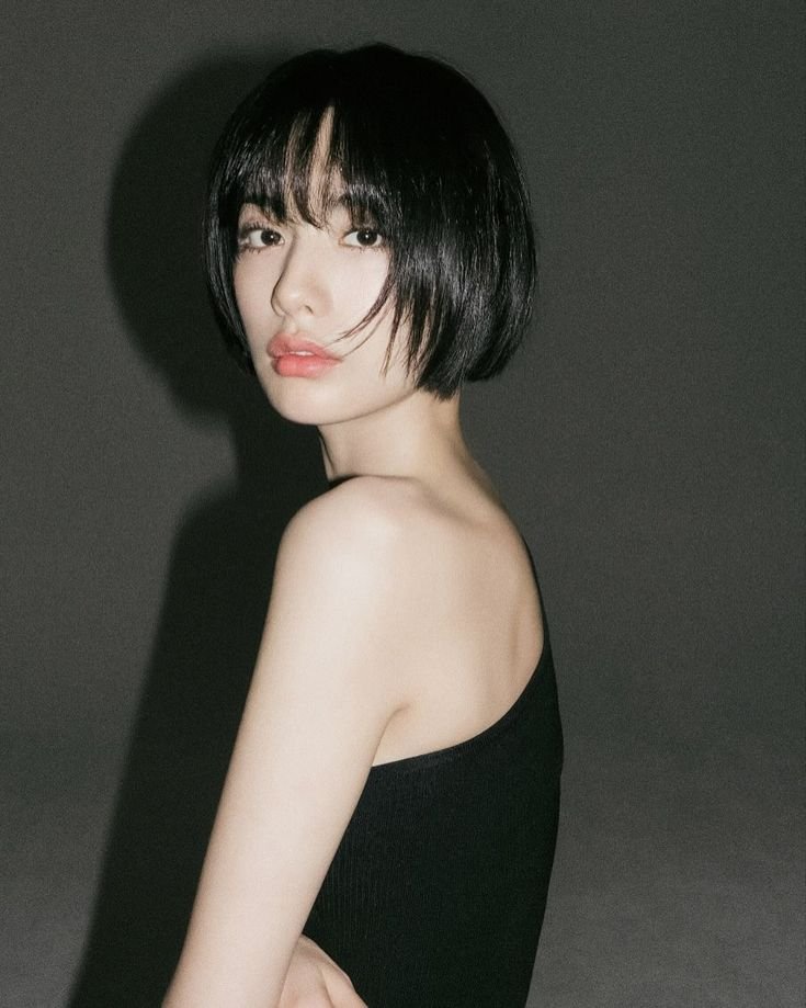 Kpop_Herald's tweet photo. #NANA will appear in the upcoming music video for #TOP’s long-awaited comeback, marking their first collaboration 🎬 The MV was filmed last year and will be Nana’s first music video appearance since 2024, adding to the buzz around TOP’s return after teasing that a new album is on the way. 

#NANA #TOP #BIGBANG