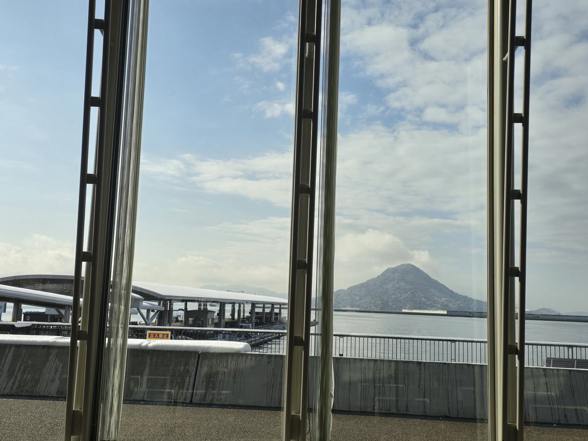 雪もだいぶ溶けて電車も問題なく動いていたので、江田島に行ってきます👋