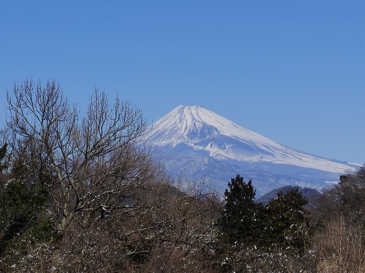 TO_RA_JI_RO's tweet photo. ただいまの富士山🗻
思ったより雪少ない https://t.co/xuDr7UHiJa