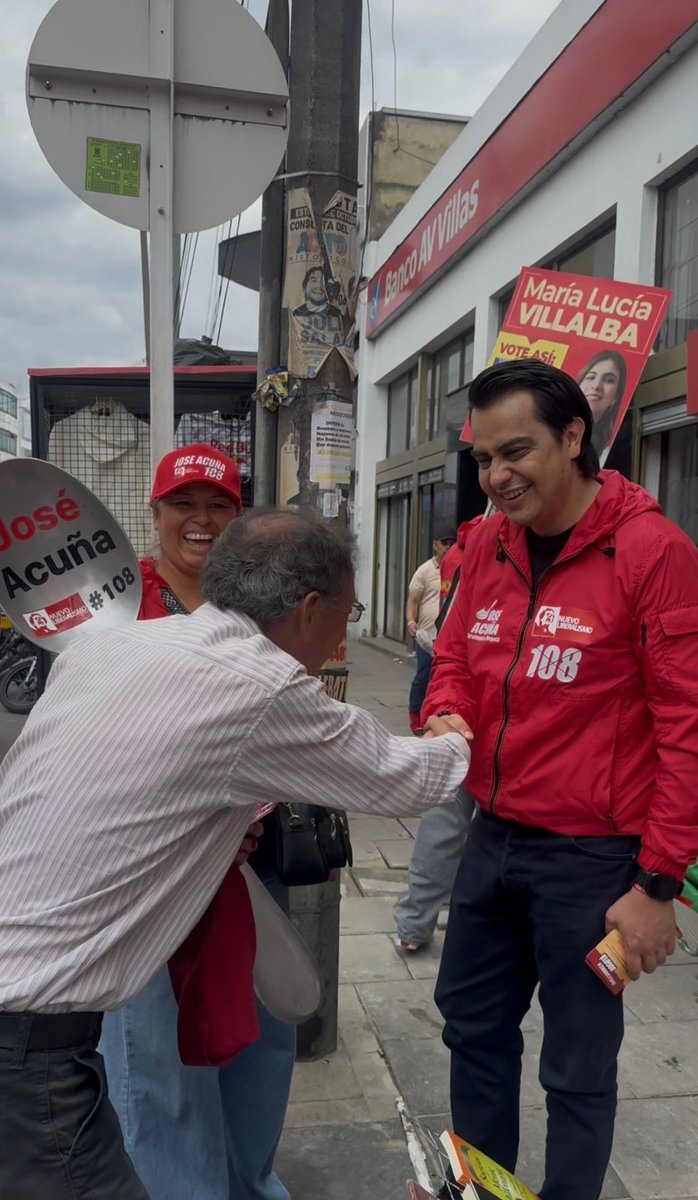 Joseacunab's tweet image. Acá estamos, en el territorio, dando a conocer nuestras propuestas y escuchando de viva voz a los ciudadanos.
¡Vamos con toda a servirle a Bogotá!