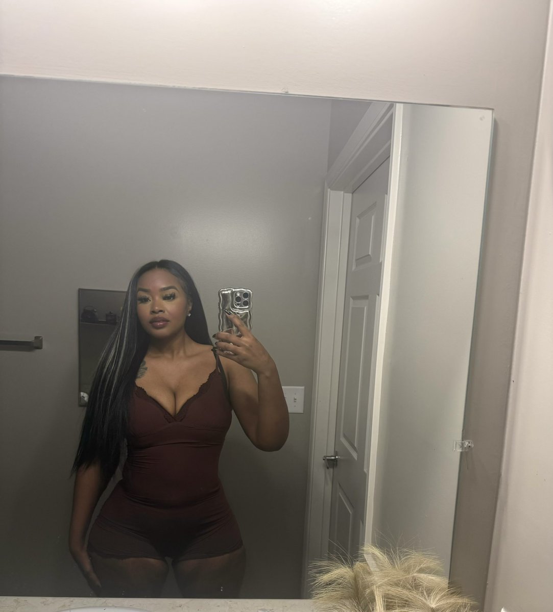 parrirain's tweet image. Finest chocolate in the box 💝