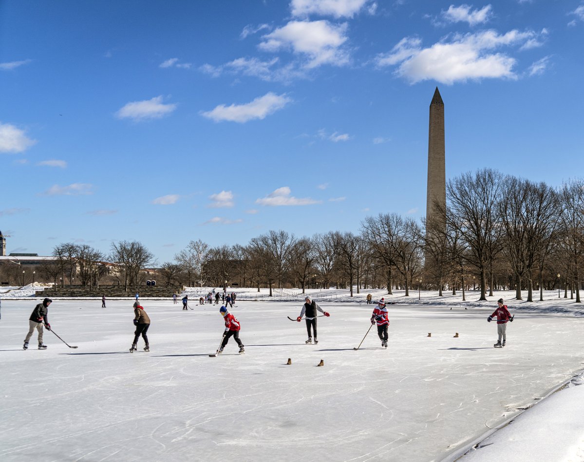 capitalweather's tweet image. FROZEN SOLID DC -- to a degree we seldom see.

CWG photographer Kevin Ambrose (@dcstormchaser) visited and photographed the National Mall on Sunday morning -- after two weeks straight of mostly freezing weather. He writes...

The temperature was 22 degrees, and there was very…