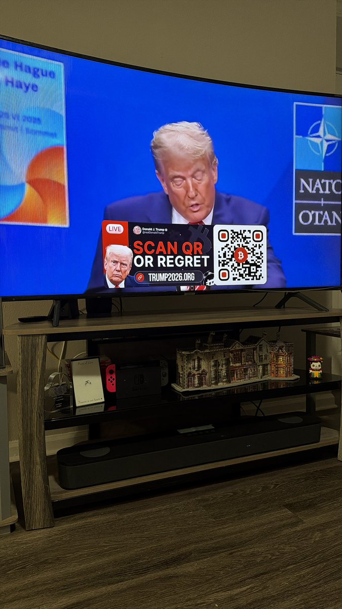 ZkJeniree's tweet photo. Trump acaba de hacer cadena nacional. JAJAJAJAJAJJAAJJAJAJAJAJAJAJ https://t.co/Ktf7vfa63K