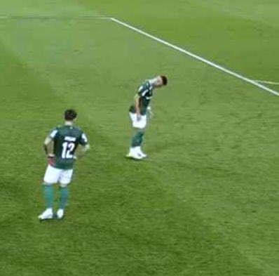 Agora vai ter um monte de gente falando besteira, fingindo virtude, mas isso aí é só a realidade do futebol.

Se ninguém cavasse pênalti, fizesse cera, fingisse que foi agredido e tantas outras “trapaças”, a gente até poderia condenar a atitude do Andreas Pereira.

Agora, como