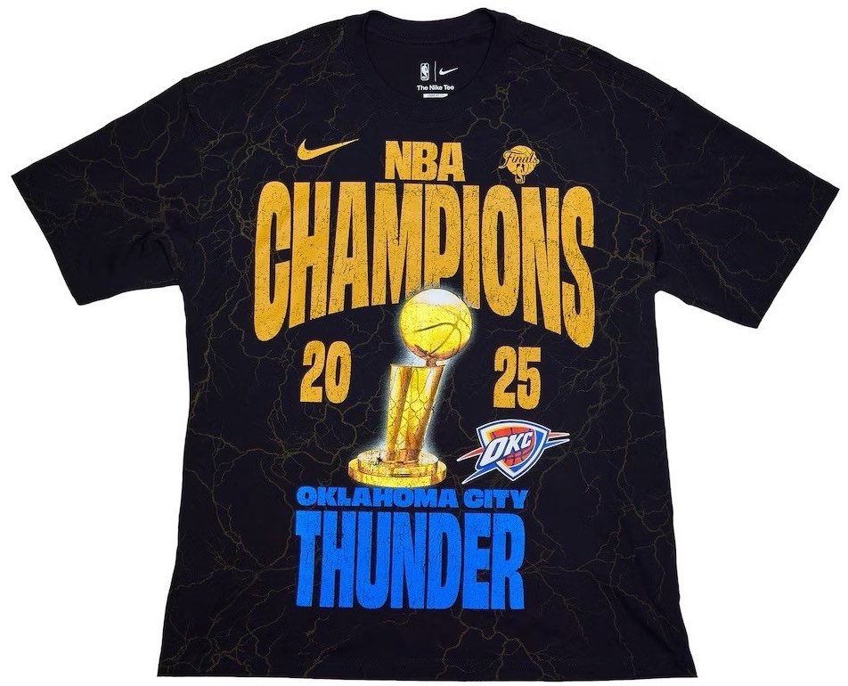 "Hey, can I copy your homework?"
"Sure, just make it look different so that it doesn't look like you just copied it."
"Sure thing."
Nike has some masterminds in their design department 🙄 
#EndFanatics #EndNike