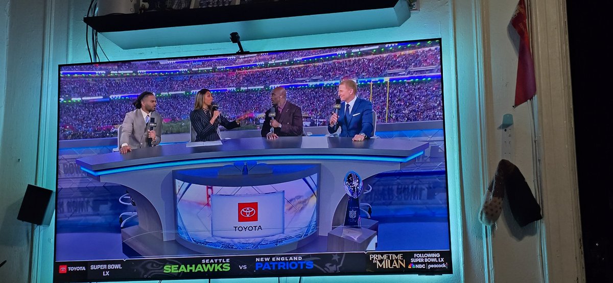 Watching #SuperBowl not the no flavor having/no rhythm so called other pathetic attempt of a halftime show