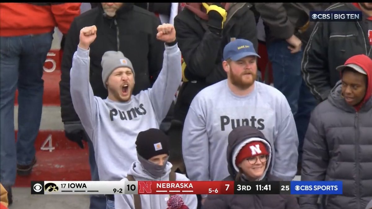 katsterevin's tweet photo. Yay so many punts  
#SuperBowl #SuperBowlLX https://t.co/J68OqdaBAC
