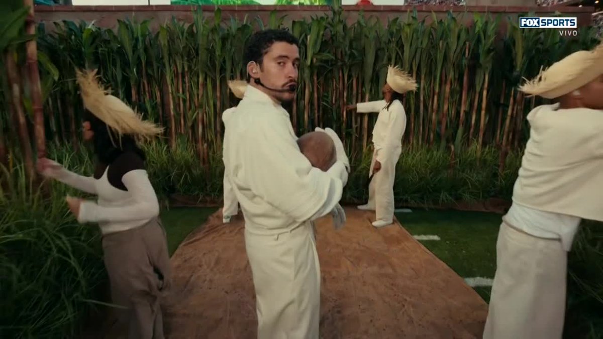 nflmx's tweet image. Momento de ver a Bad Bunny en el #AppleMusicHalftime