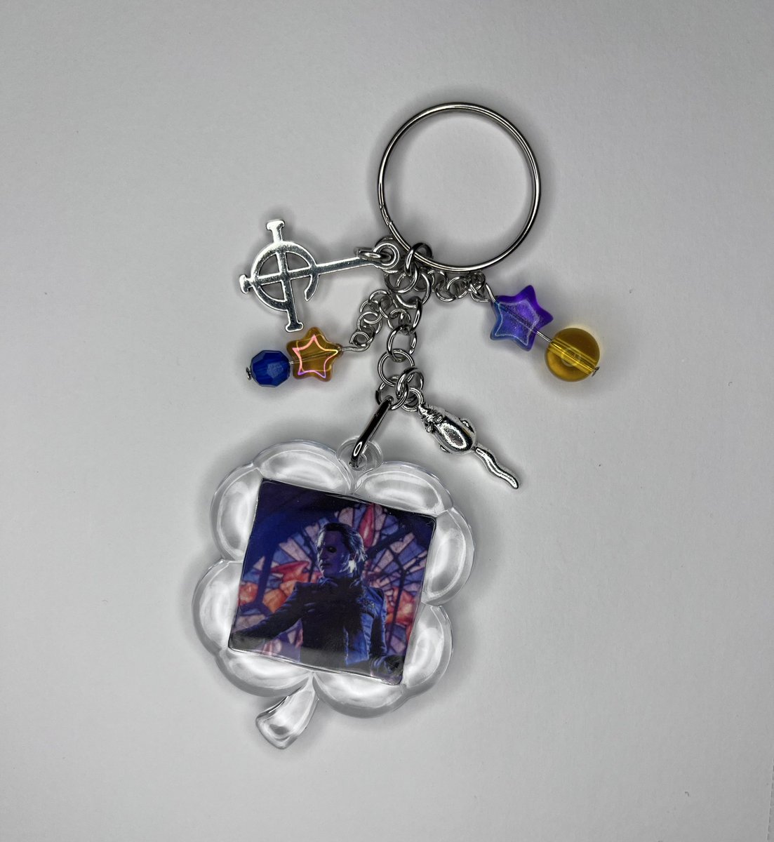 i got some new sillies on my etsy! Papa IV and Copia keychains available 🖤🦇 link in bio!