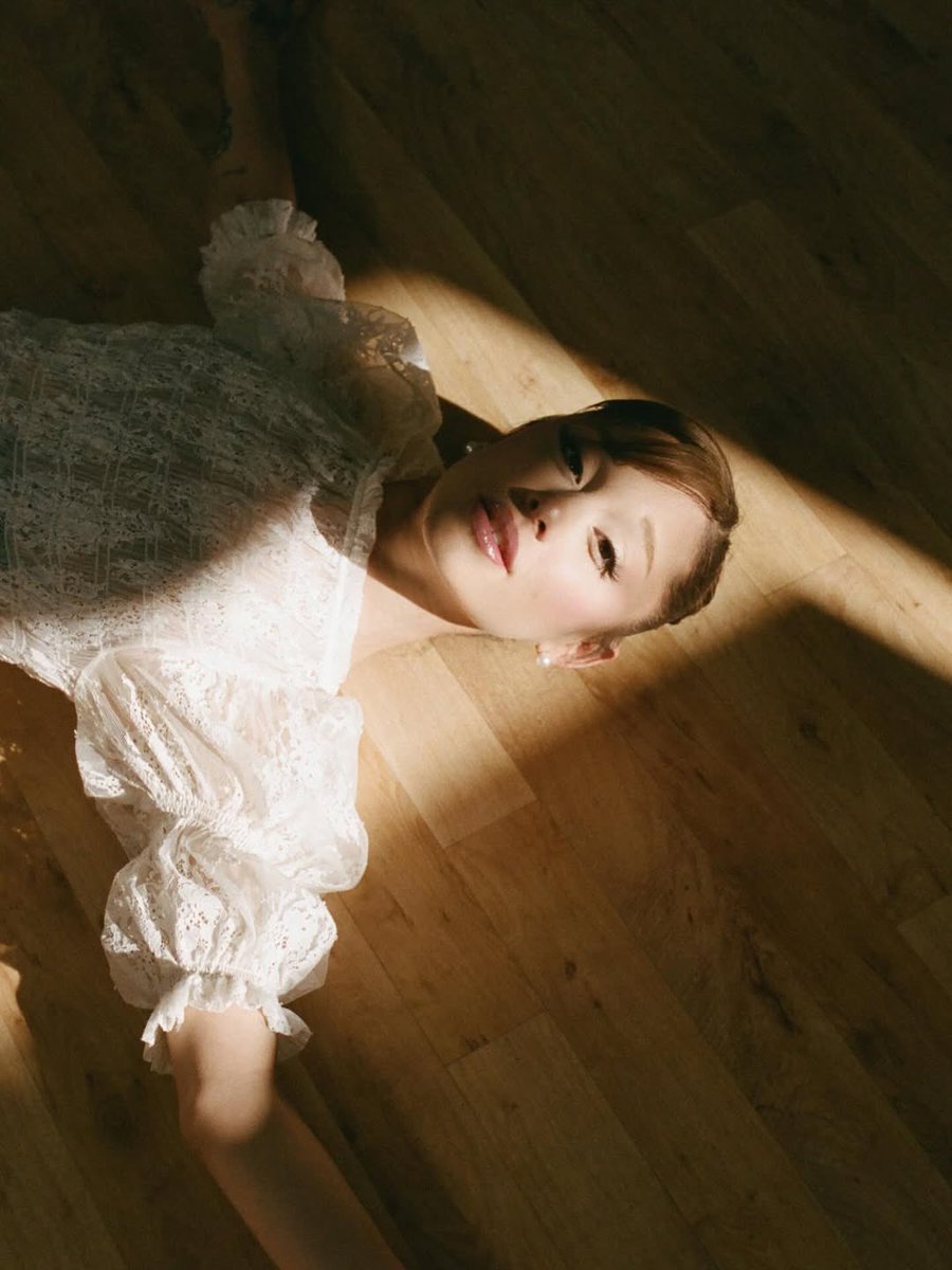 ArianaToday's tweet image. ♡