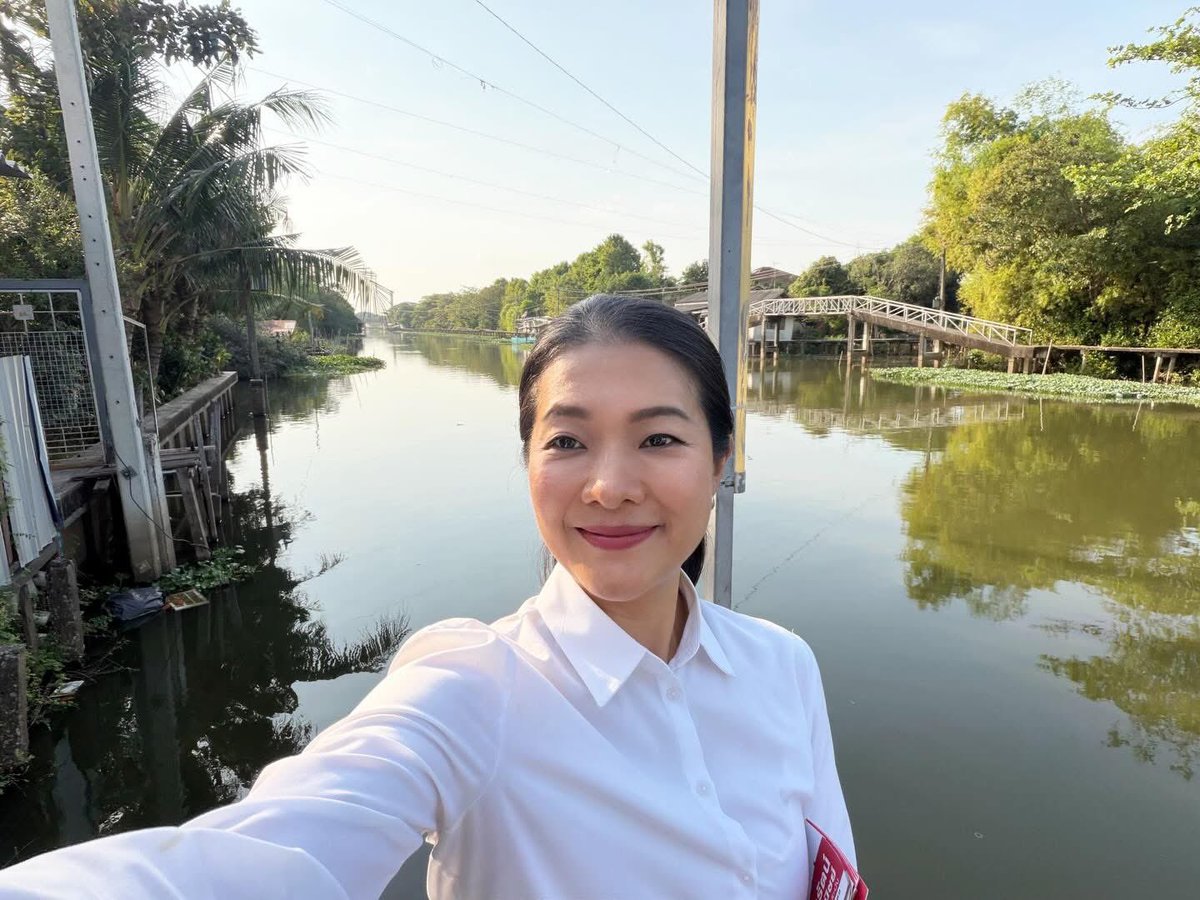 Fortheerarat's tweet image. ขอขอบคุณทุกคะแนนเสียงที่มอบให้อิ่มค่ะ ทุกคะแนนมีคุณค่าและมีความหมายกับอิ่มเสมอ 

กราบขออภัยพ่อแม่พี่น้องที่สนับสนุนอิ่ม แต่ครั้งนี้ไม่อาจประสบความสำเร็จได้ อิ่มยังอยู่ตรงนี้ ขอดูแลทุกๆ คนเท่าที่จะทำได้ให้ดีที่สุด

ขอขอบคุณทีมงาน ผู้ช่วยหาเสียง อาสาสมัครสังเกตการณ์ประจำหน่วย…