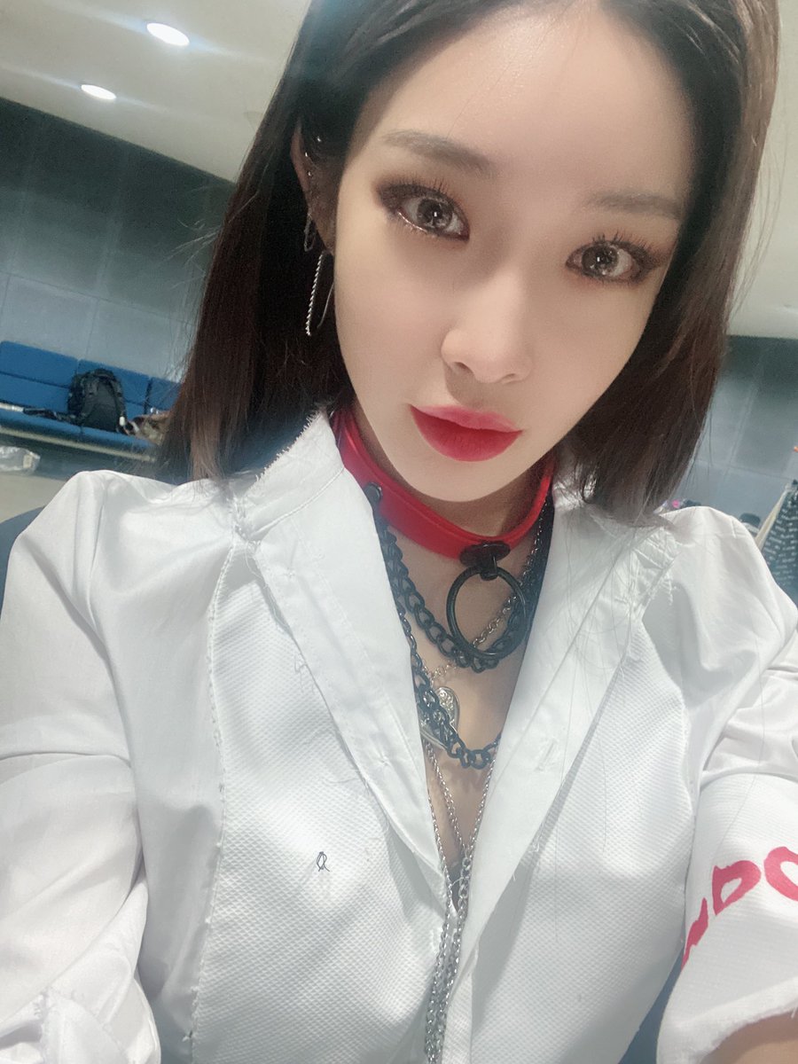 been so busy w life and school i kinda took a break from kpop and twitter… but i still love u a lot and i genuinely hope the best for you. so excited for the new single! i hope youre spending today in the best way you want it to be. happy birthday love🩵🩵 ilysm