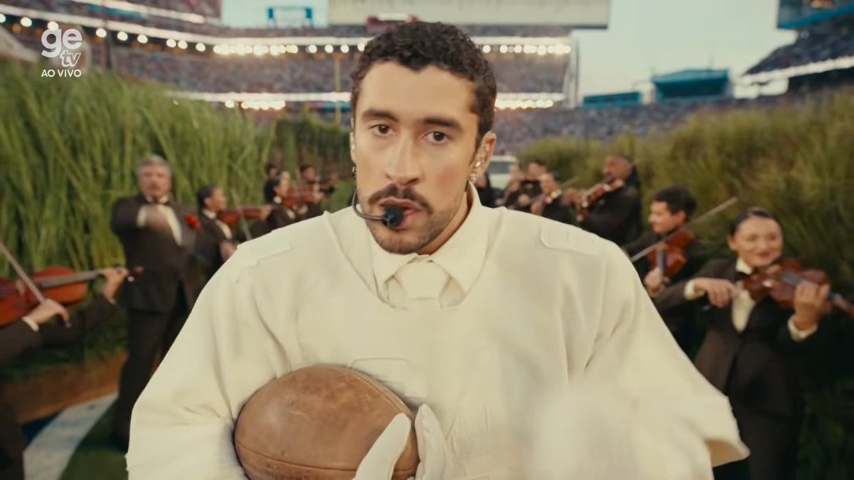 "Meu nome é Benito Antonio Martinez Ocasio e se eu estou hoje no Super Bowl é porque nunca deixei de acreditar em mim" #SuperBowl