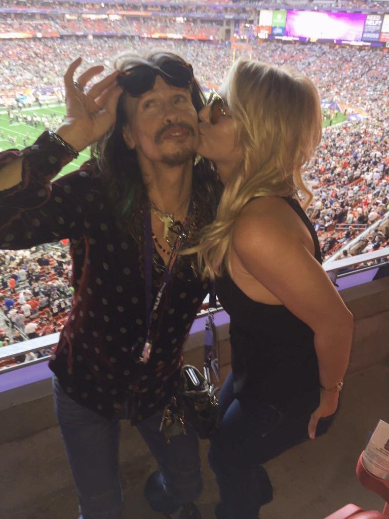 Britney Spears and Steven Tyler together at the #SuperBowl